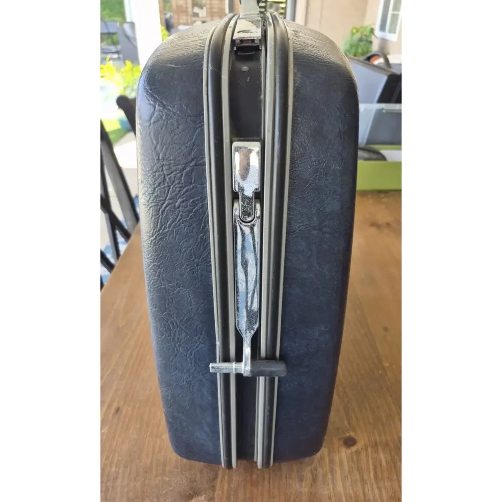Vintage Blue Samsonite Silhoutte Luggage Suitcase Hard Shell 26x21x8 With Wheels